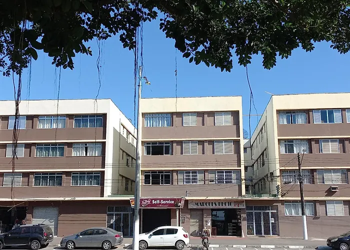 Apartamento com vista pro mar no Centro de Ubatuba - 1 vaga de garagem carro pequeno e médio porte, 2 quartos e cozinha completa